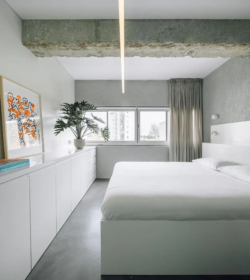 Luz Apartment By Olala Homes contacts